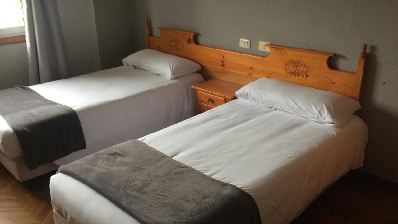 Albergue Hostal Telmo Туй Экстерьер фото